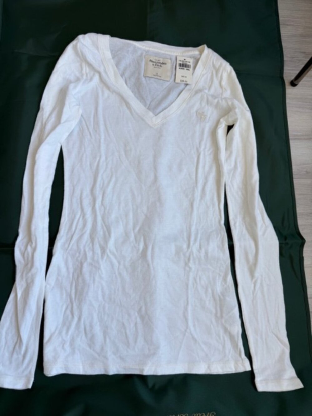 Abercrombie V neck T shirt with extra long sleeves